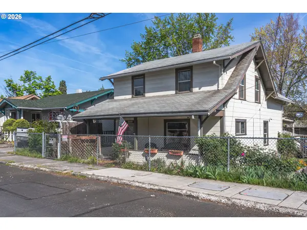 1111 E 9th St, TheDalles, OR 97058