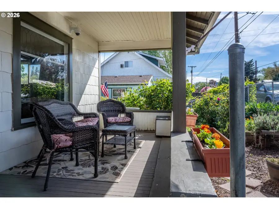 1111 E 9th St, The Dalles, OR 97058 - #2