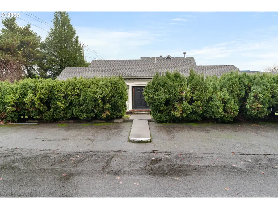 7799 SW Montclair Dr, Portland, OR 97225 - Image #2