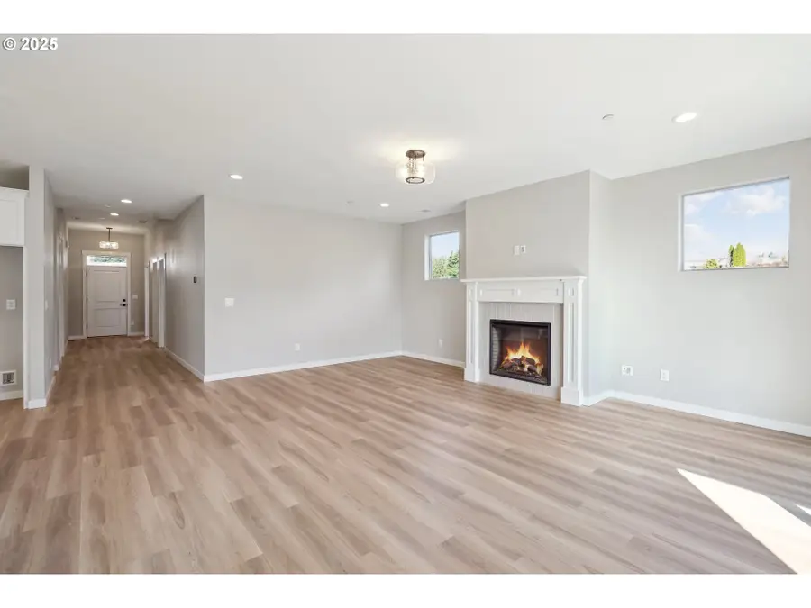 135 E Airedale Ave, La Center, WA 98629 - Image #3