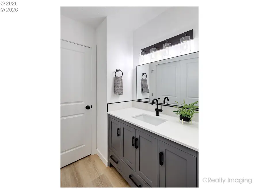 1201 Behshel Heights Rd, Kelso, WA 98626 - #3