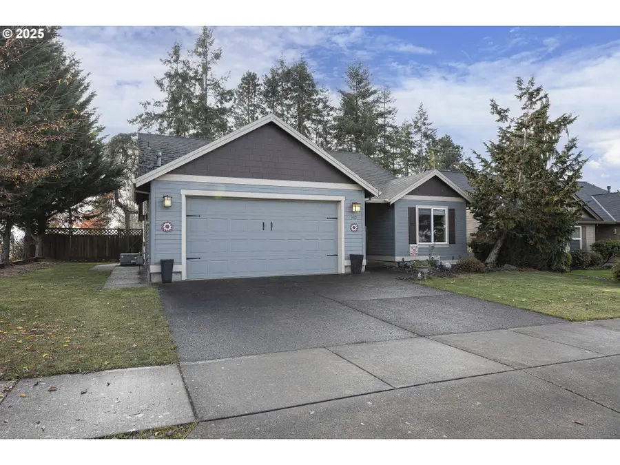 940 Hayes St, Mount Angel, OR 97362 - Image #2