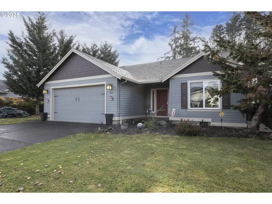 940 Hayes St, Mount Angel, OR 97362 - Image #3