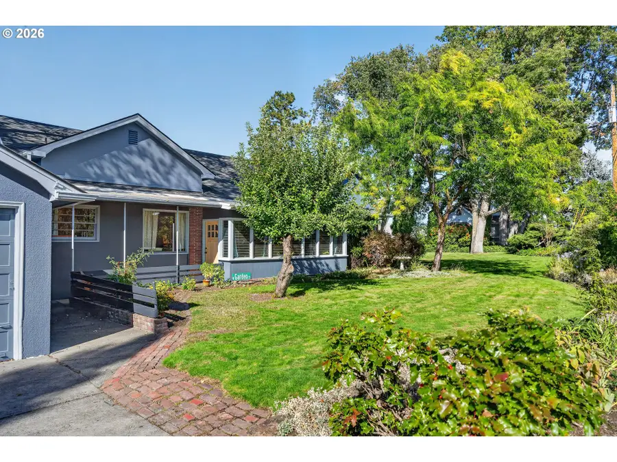 1301 E 18th St, The Dalles, OR 97058 - #2