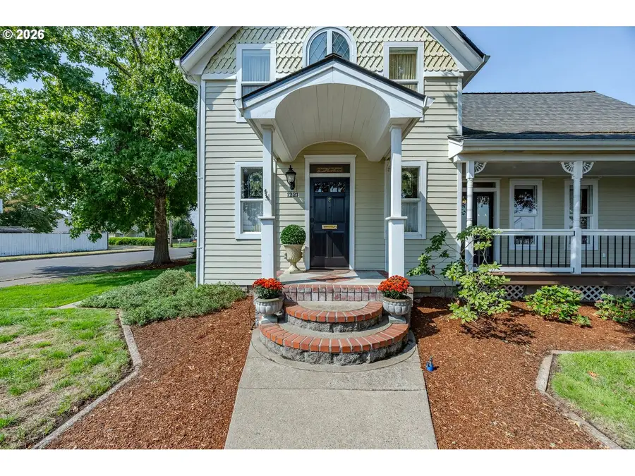 1221 Juniper St, Junction City, OR 97448 - #2
