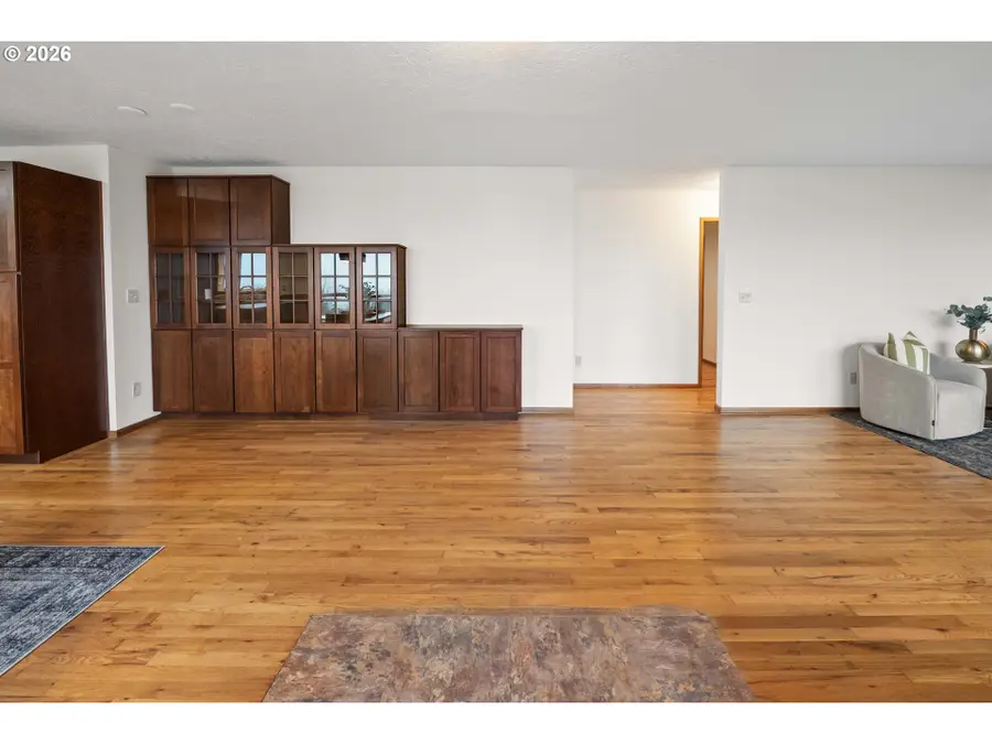 410 Pleasant Ave, Astoria, OR 97103 - #2