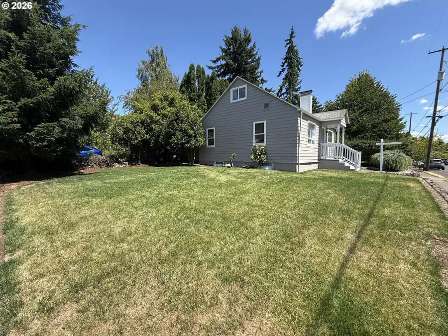 8807 NE Sacramento St, Portland, OR 97220 - #3