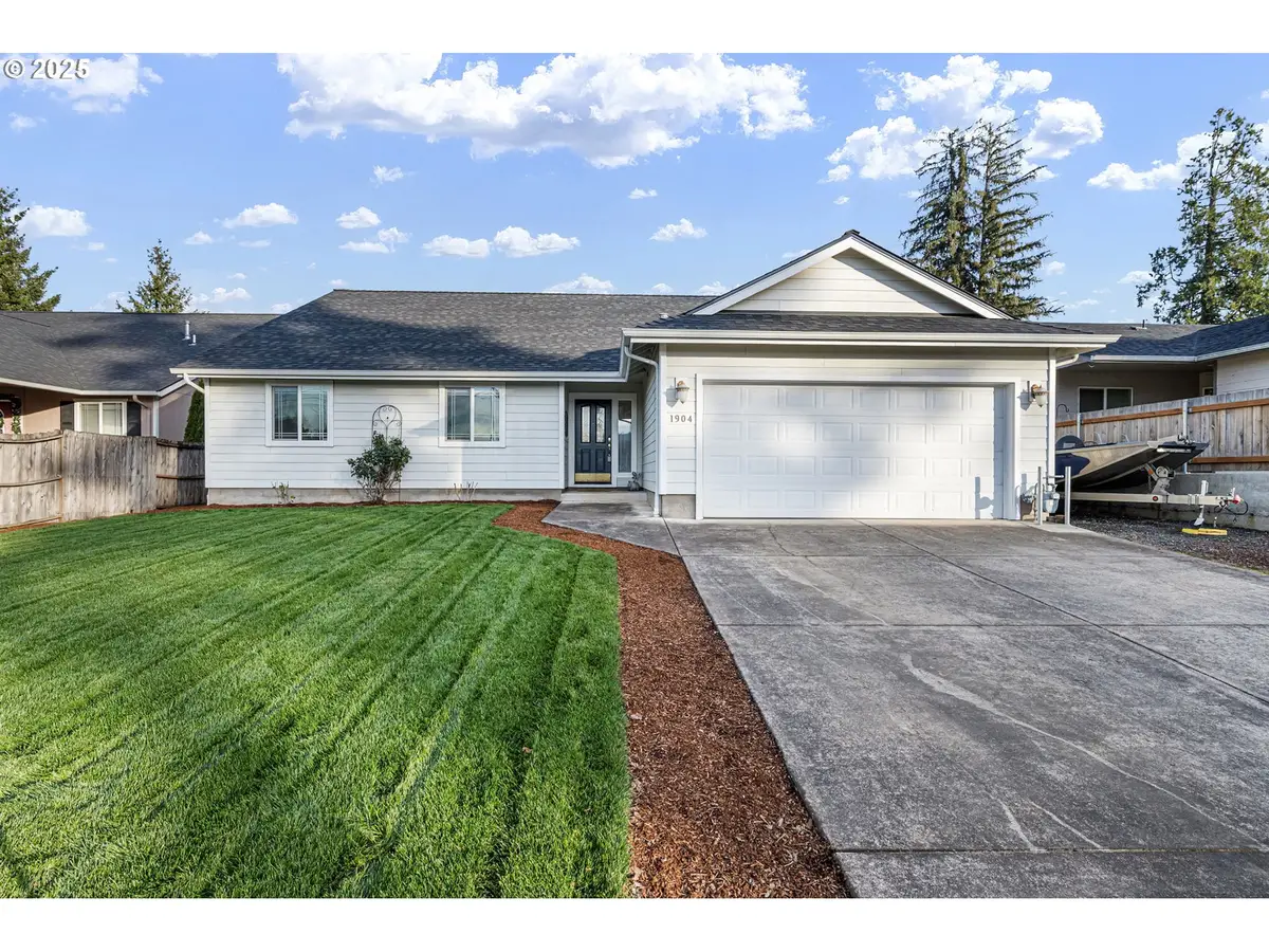 1904 S 6th St, Cottage Grove, OR 97424 - Image #1