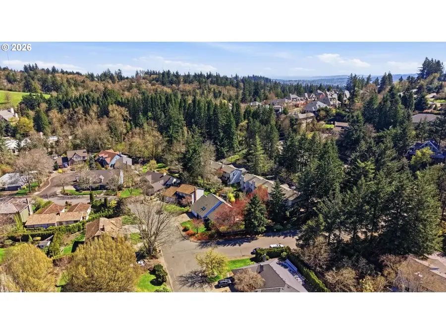 7025 SW Windemere Loop, Portland, OR 97225 - #2