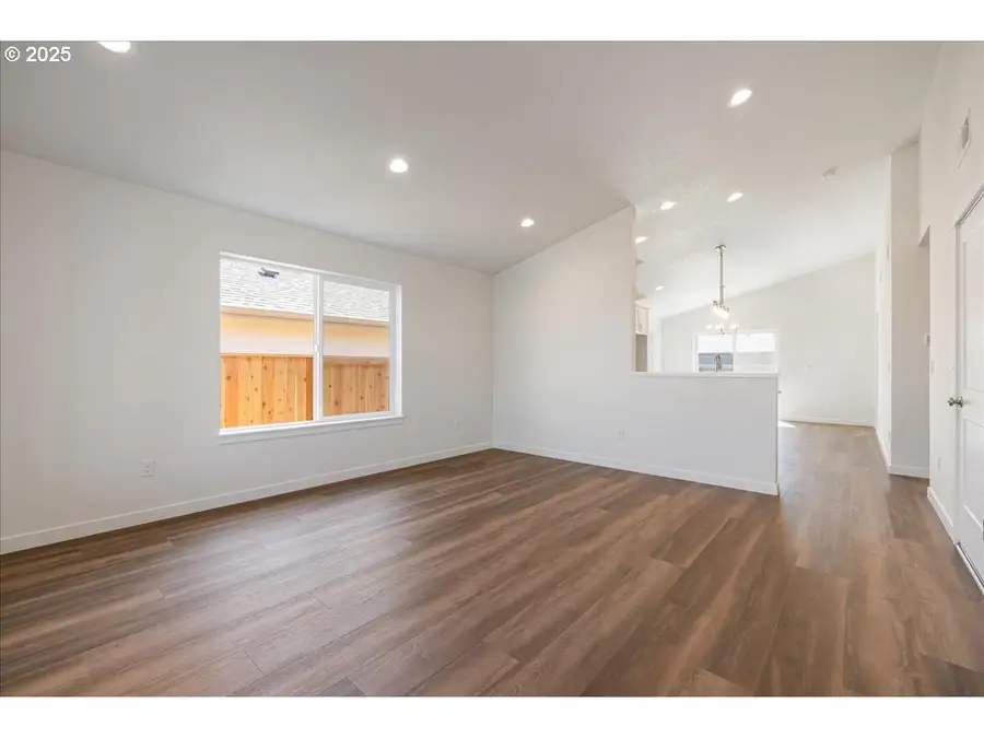 1449 SE Hankel St, Dallas, OR 97338 - Image #3