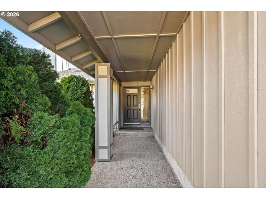 2788 Chad Dr, Eugene, OR 97408 - #3