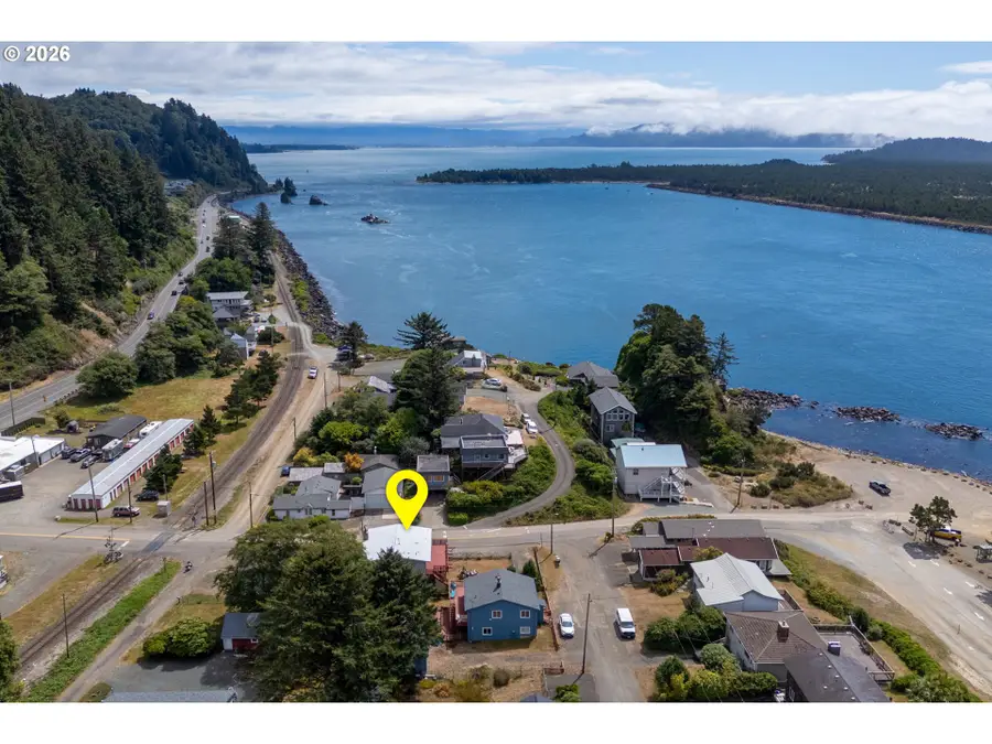 8310 Cedar St, Rockaway Beach, OR 97136 - #3