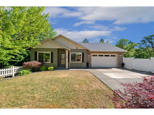 286 Winchester Creek Ave, Winchester, OR 97495