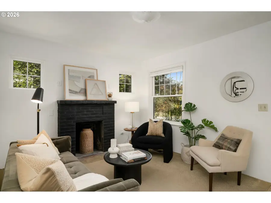 4704 SE Madison St, Portland, OR 97215 - #2