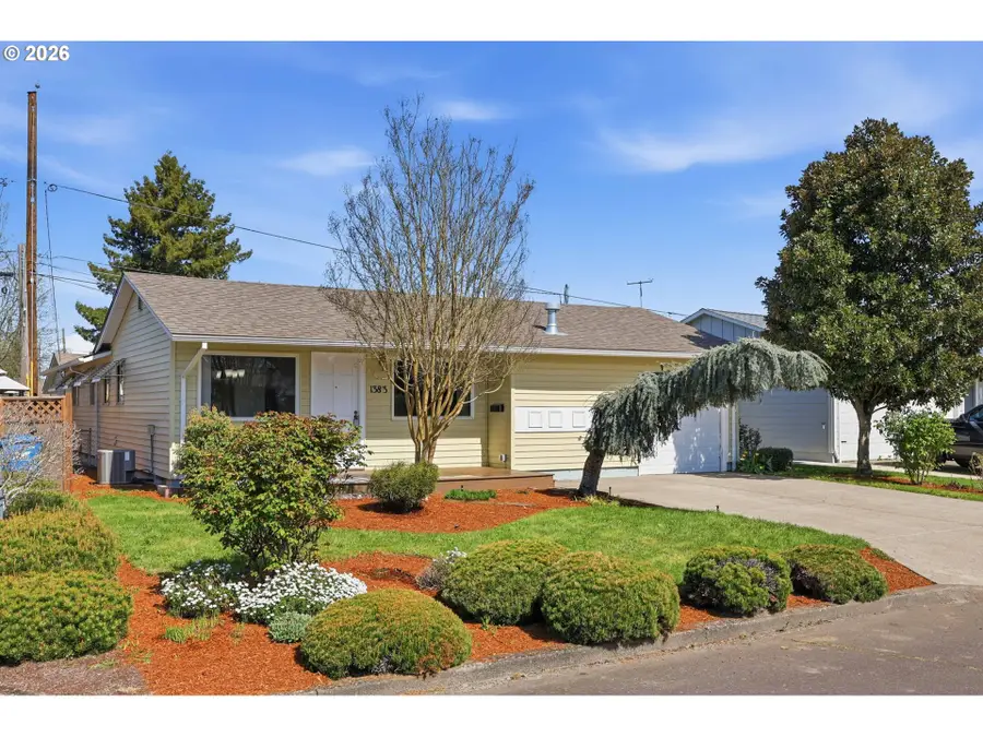 1383 Thompson Rd, Woodburn, OR 97071 - #2