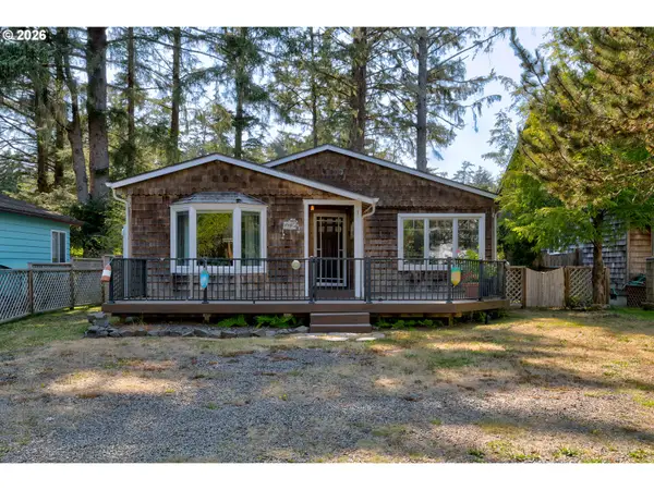 572 N Hemlock St, CannonBeach, OR 97110