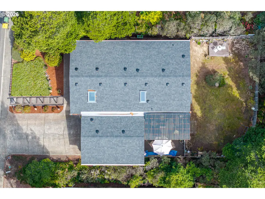 128 Evergreen Ln, Florence, OR 97439 - #3