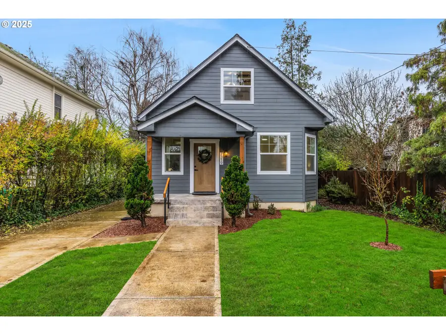 7319 N Polk Ave, Portland, OR 97203 - Image #2