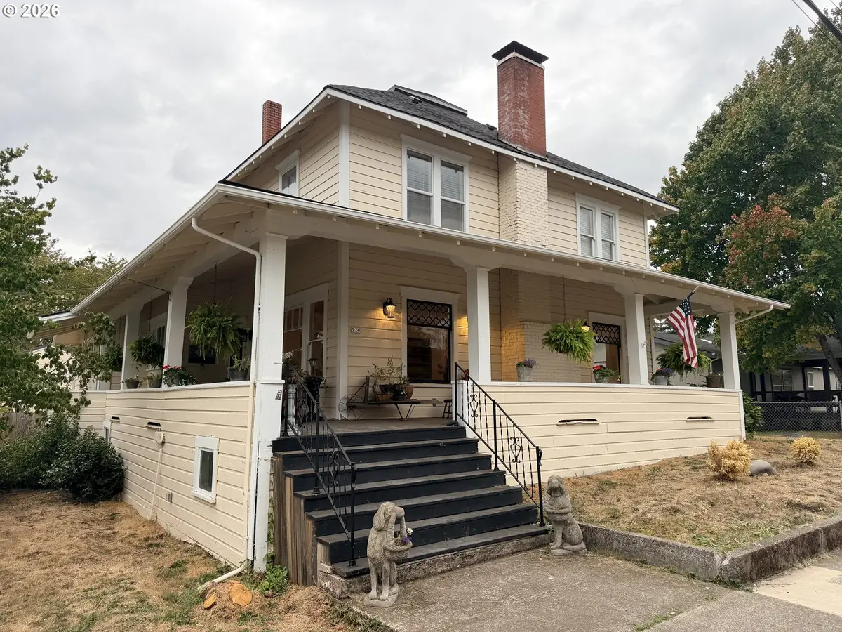 329 S 1st Ave, Mill City, OR 97360 - #1