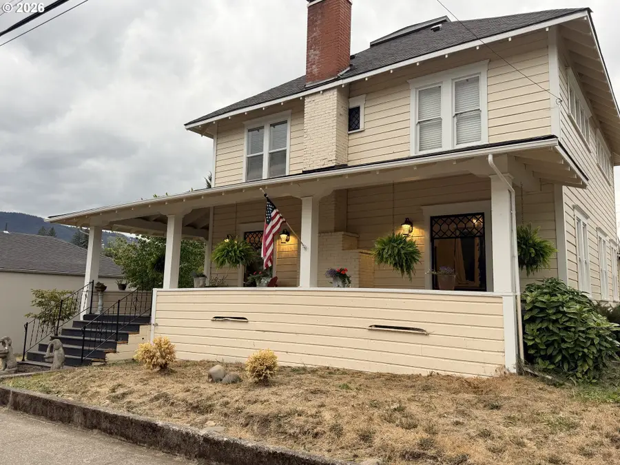 329 S 1st Ave, Mill City, OR 97360 - #3