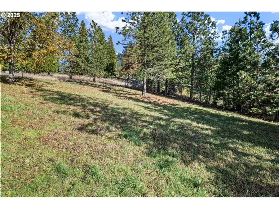 E 1st St, Lowell, OR 97452 - Image #3