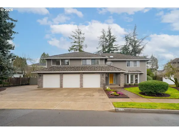 16505 SE Fisher Dr, Vancouver, WA 98683