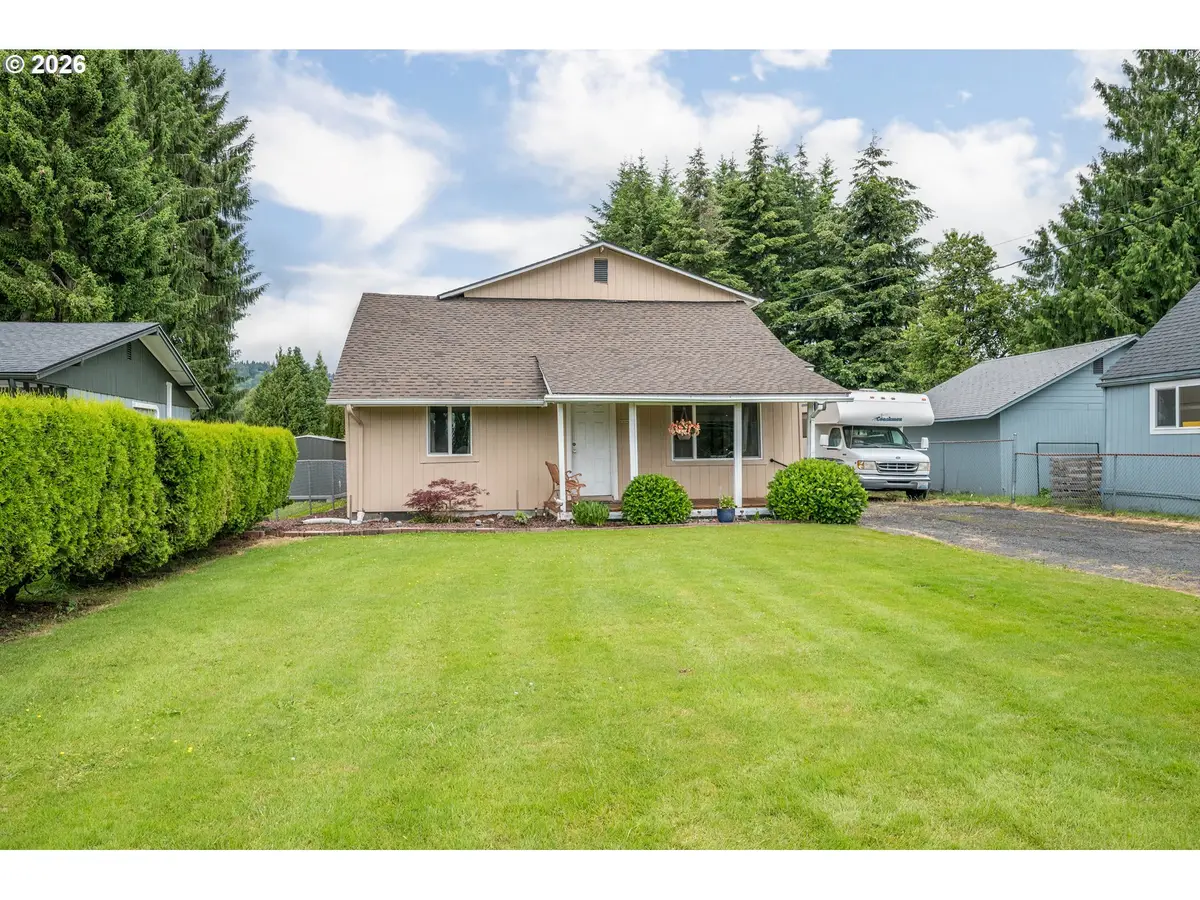 3284 Oak St, Longview, WA 98632 - #1