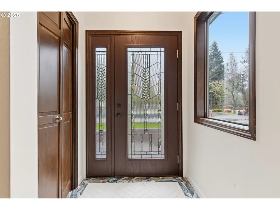 4584 Calaroga Dr, Northwest Clackamas, OR 97068 - #2