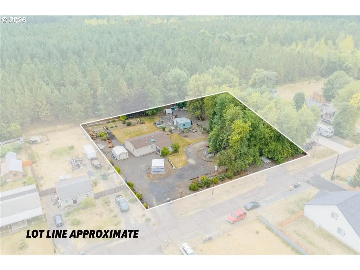 1087 38th Ave, Sweet Home, OR 97386 - #1