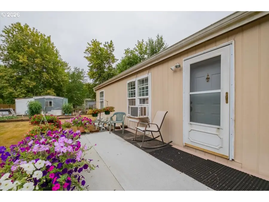 1087 38th Ave, Sweet Home, OR 97386 - #3