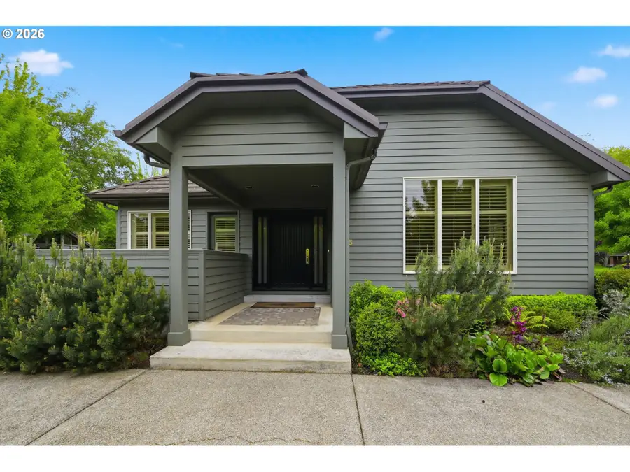 835 Fairway View Dr, Eugene, OR 97401 - #3