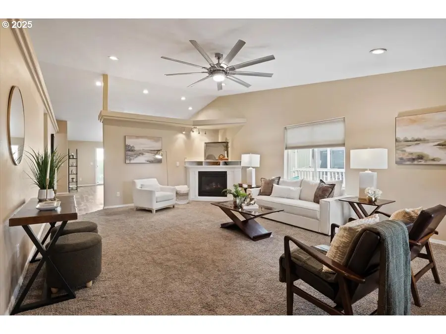 758 S Sunrise Dr, Jefferson, OR 97352 - Image #2