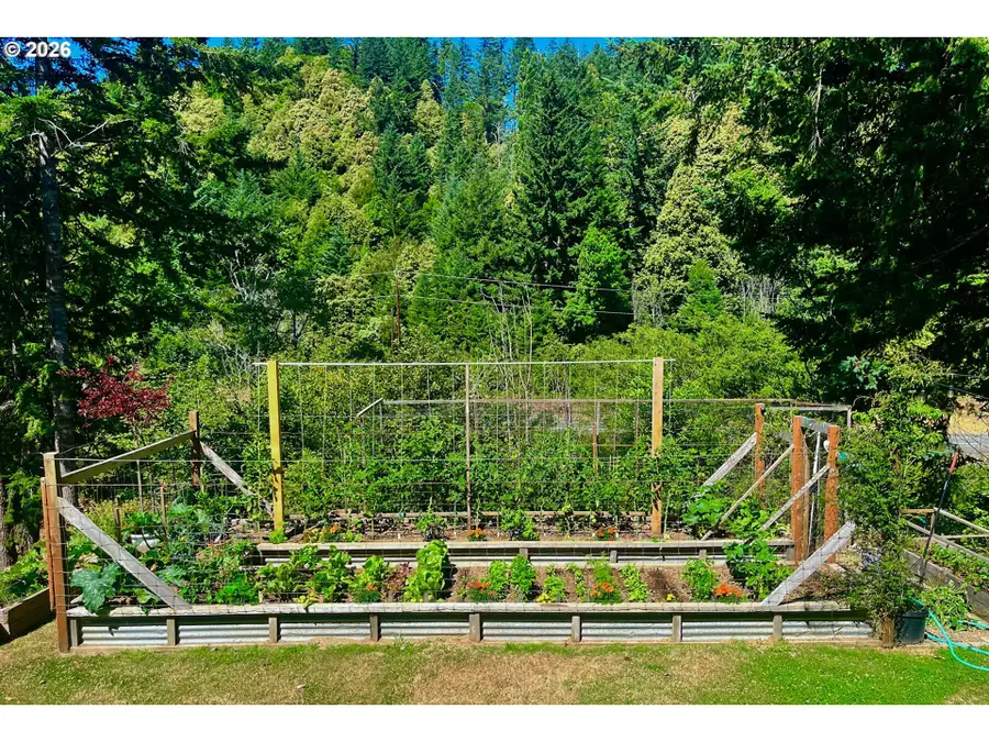 95725 Onyx St, Gold Beach, OR 97444 - #3