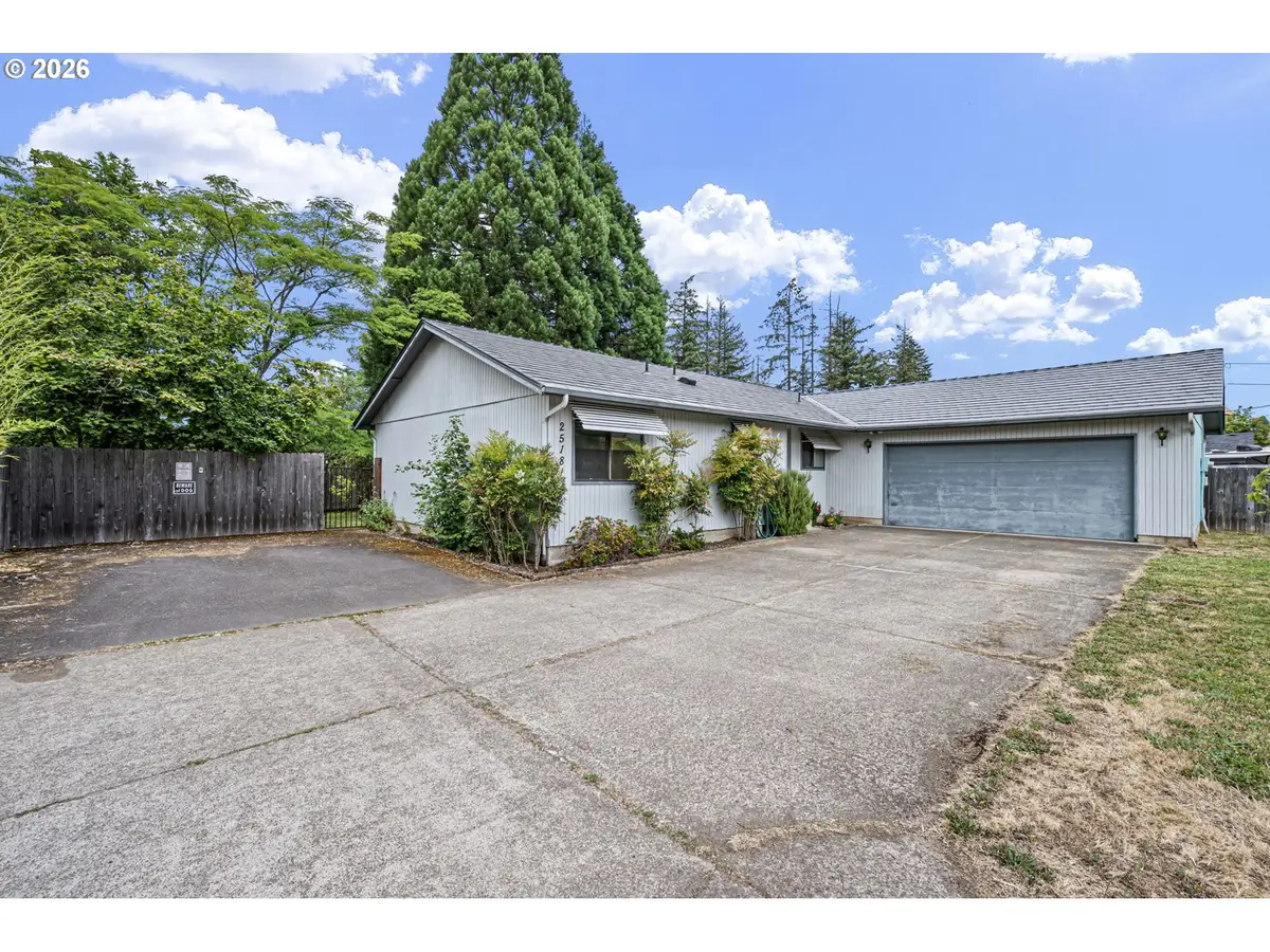 25181 Cheney Dr, Veneta, OR 97487 - #1