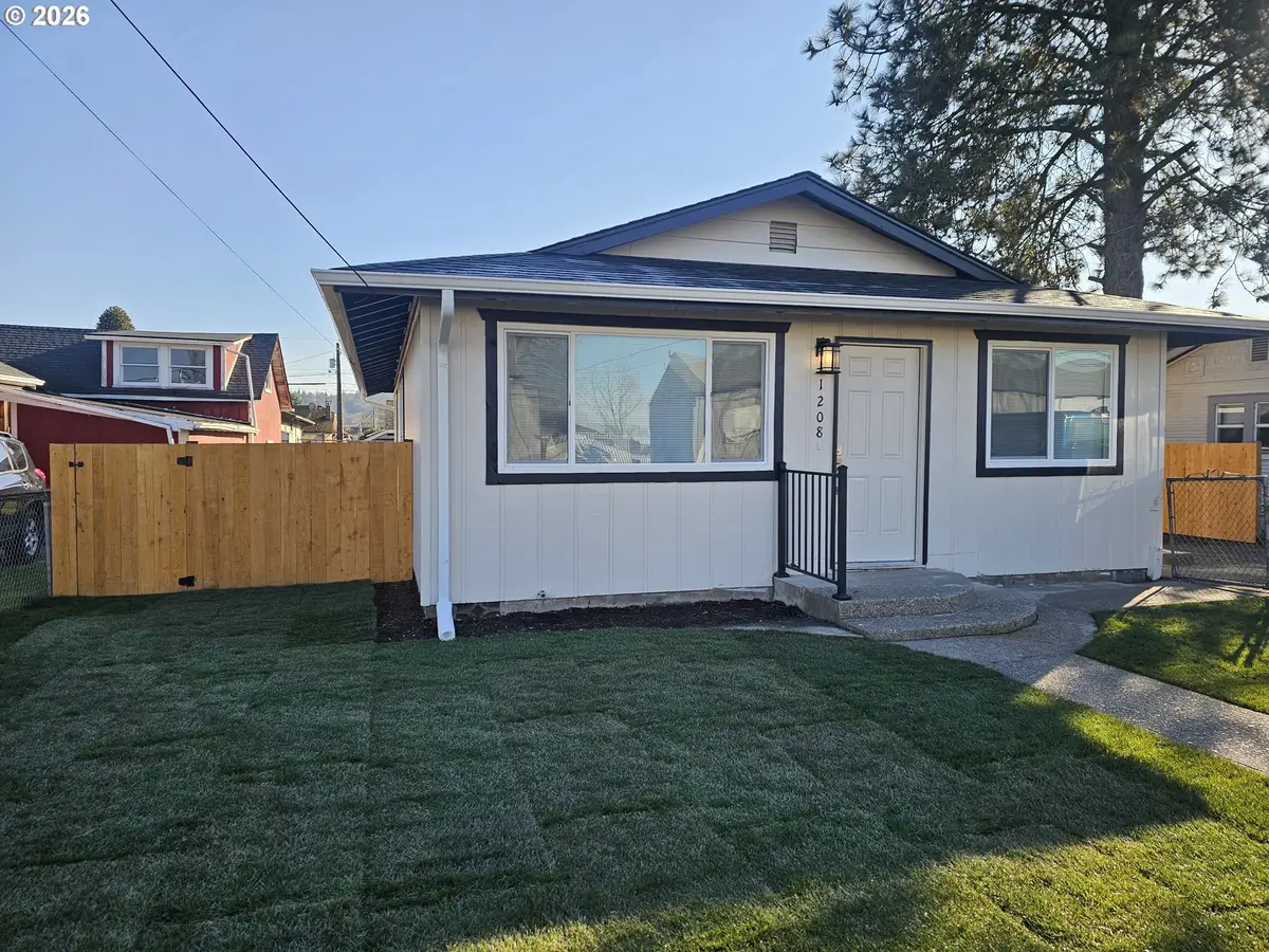 1208 S Pacific Ave, Kelso, WA 98626 - Image #1