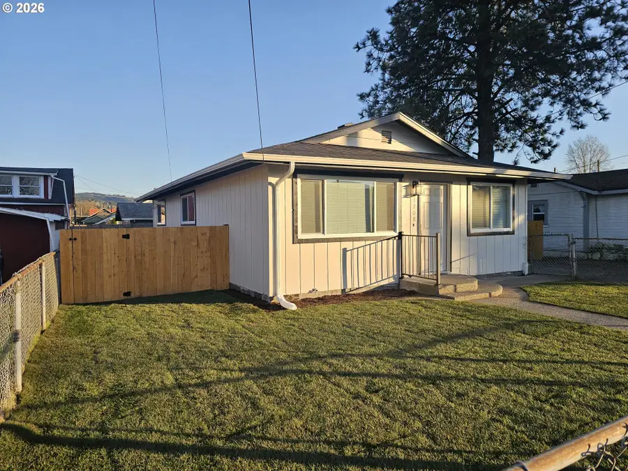 1208 S Pacific Ave, Kelso, WA 98626 - Image #2