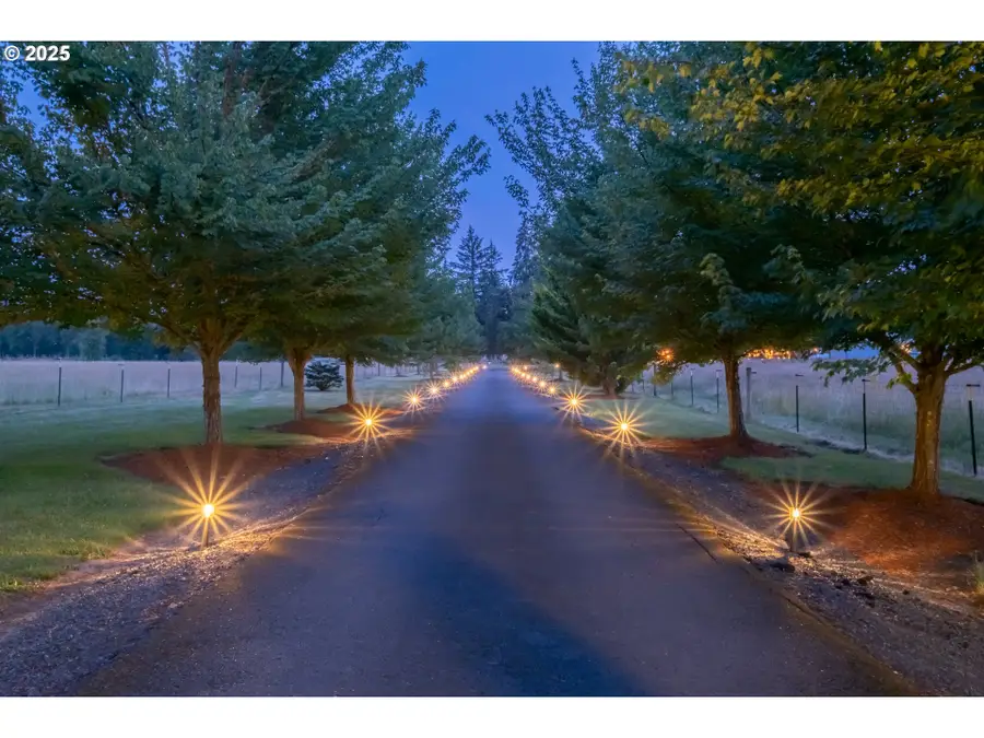 28450 Pleasant Valley Rd, Sweet Home, OR 97386 - Image #3
