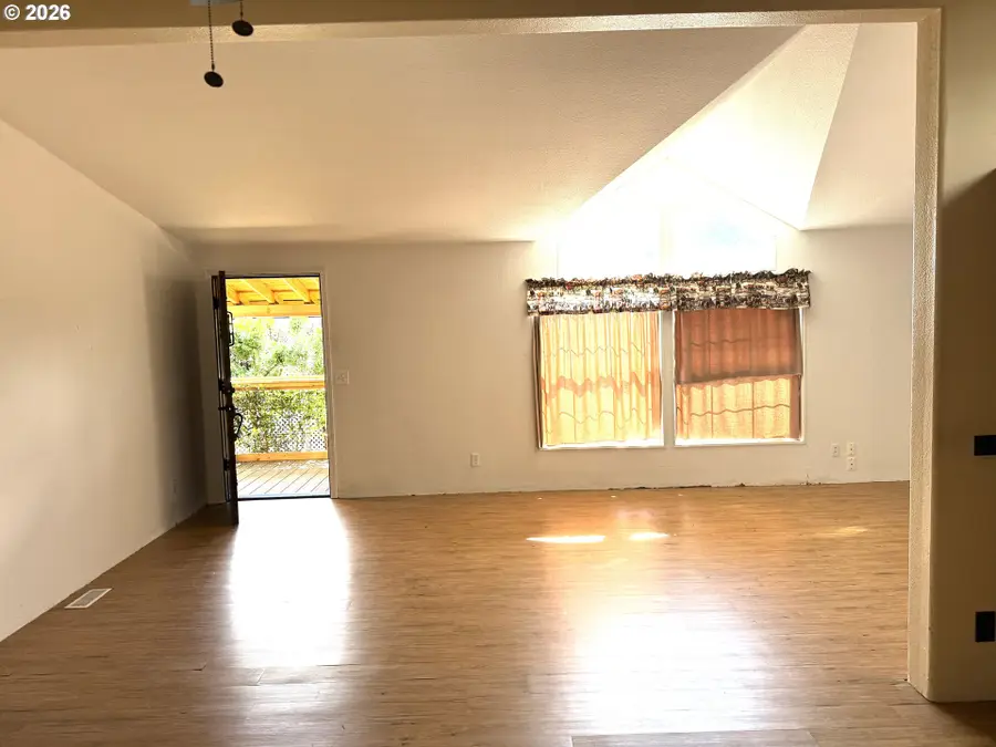 375 Metlako Way #6, Columbia City, OR 97018 - #3