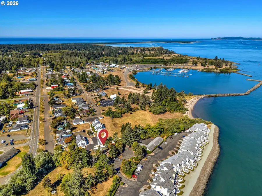 525 Heceta Pl, Hammond, OR 97121 - #3