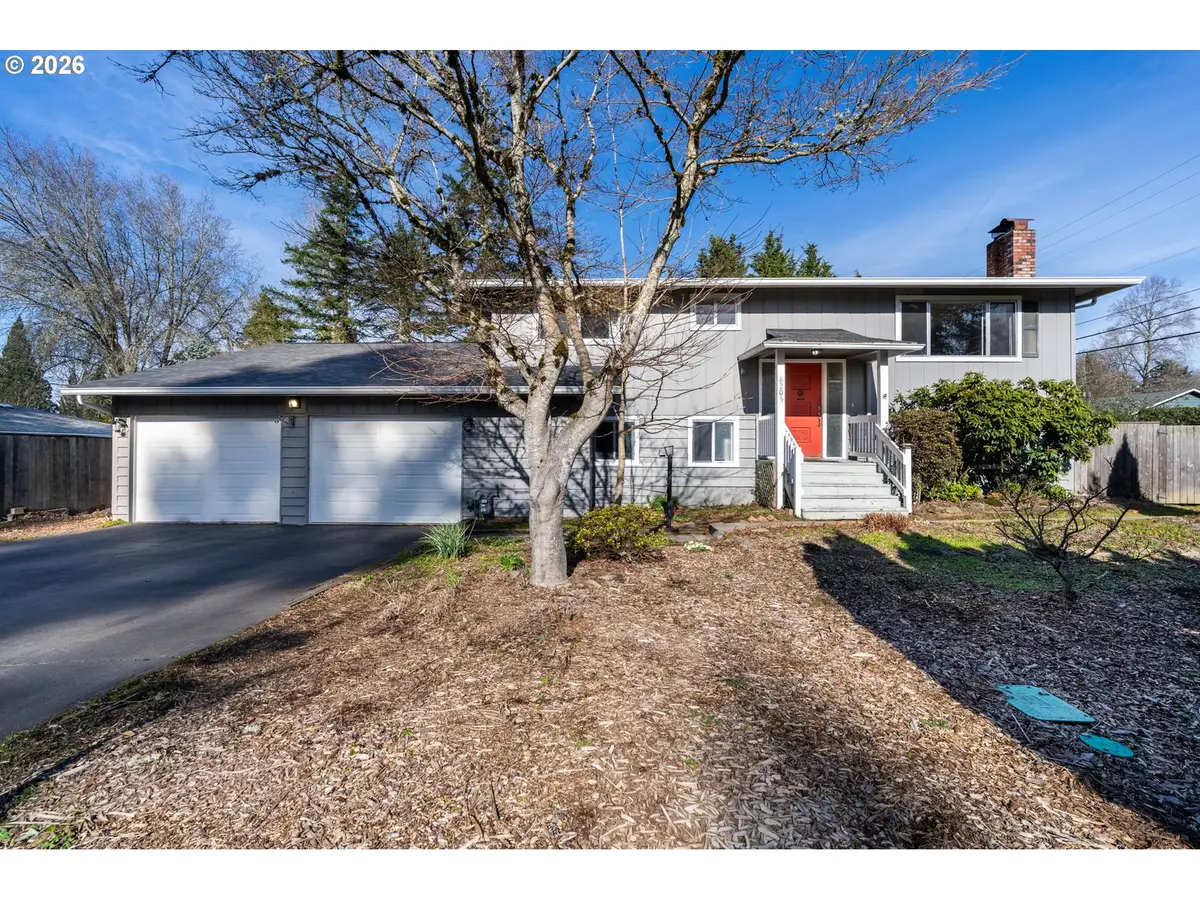 8205 SW Laurel St, Portland, OR 97225 - Image #1