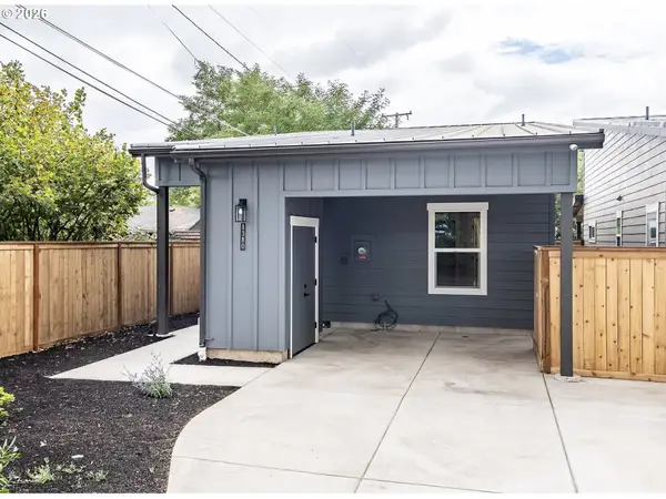 1388 Jacobs Dr, Eugene, OR 97402
