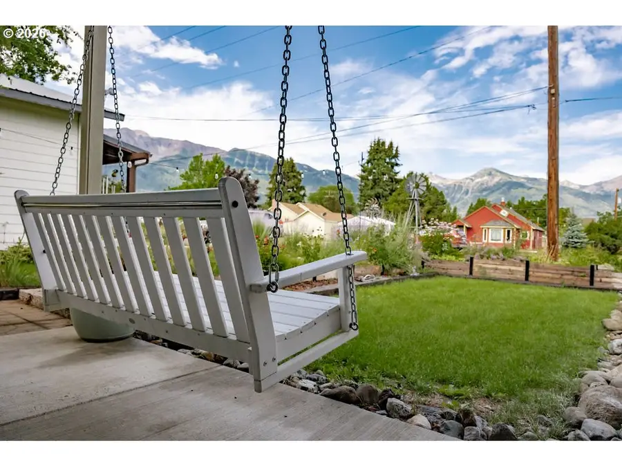 104 N College St, Joseph, OR 97846 - #3