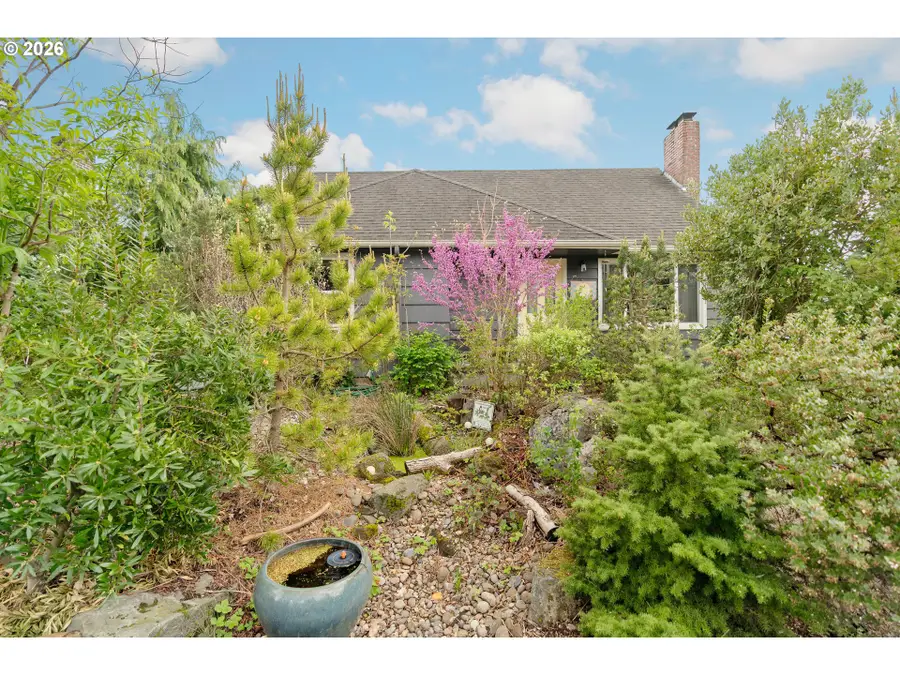 9018 SE Mill St, Portland, OR 97216 - #2