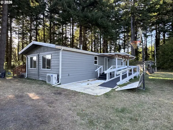 44440 Finch Ln, Sixes, OR 97476