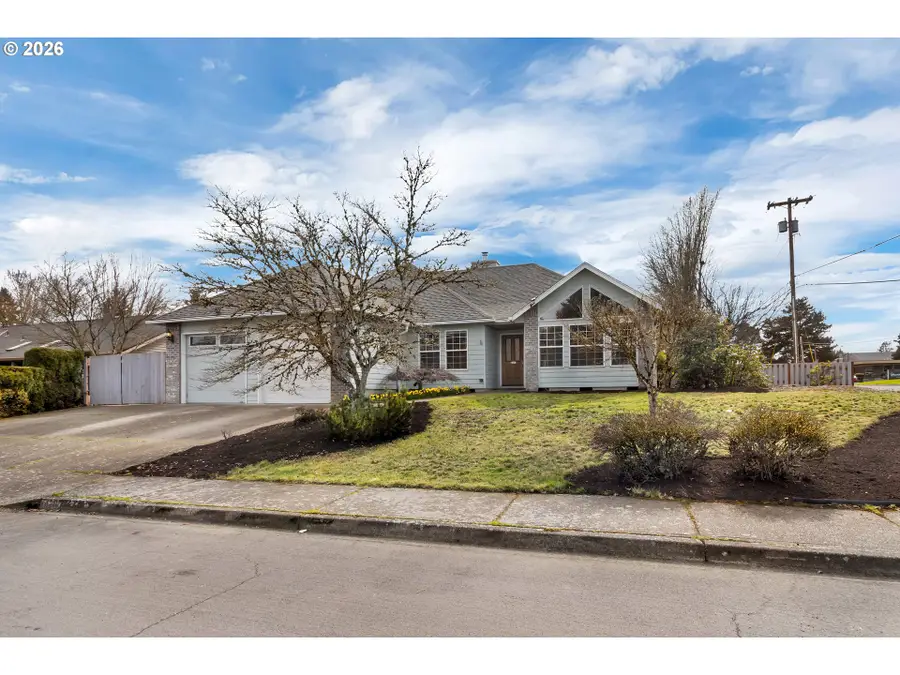 1420 NE Hoffman Dr, McMinnville, OR 97128 - #2