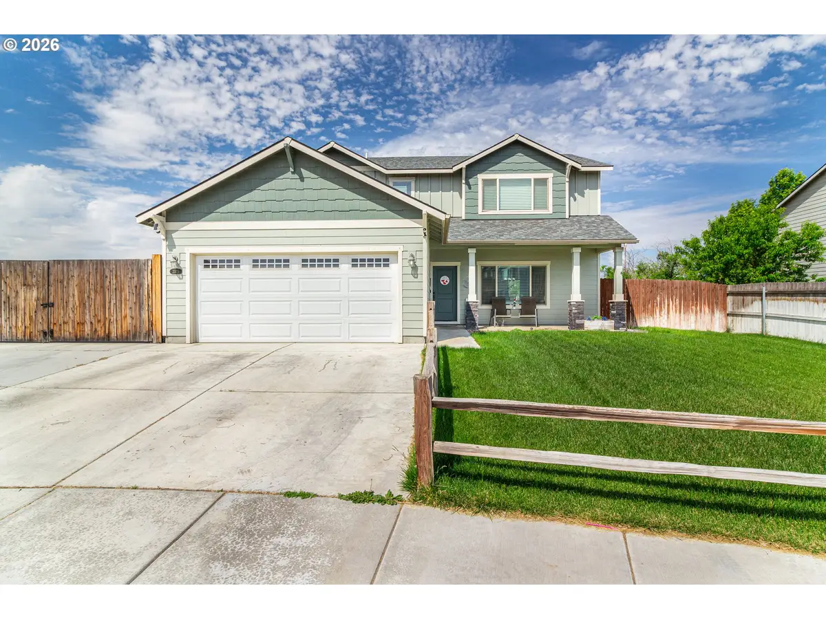 2375 NW Valley View Dr, Hermiston, OR 97838 - #1