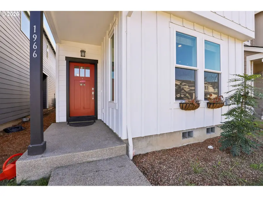1966 NW Wessex St, McMinnville, OR 97128 - #3