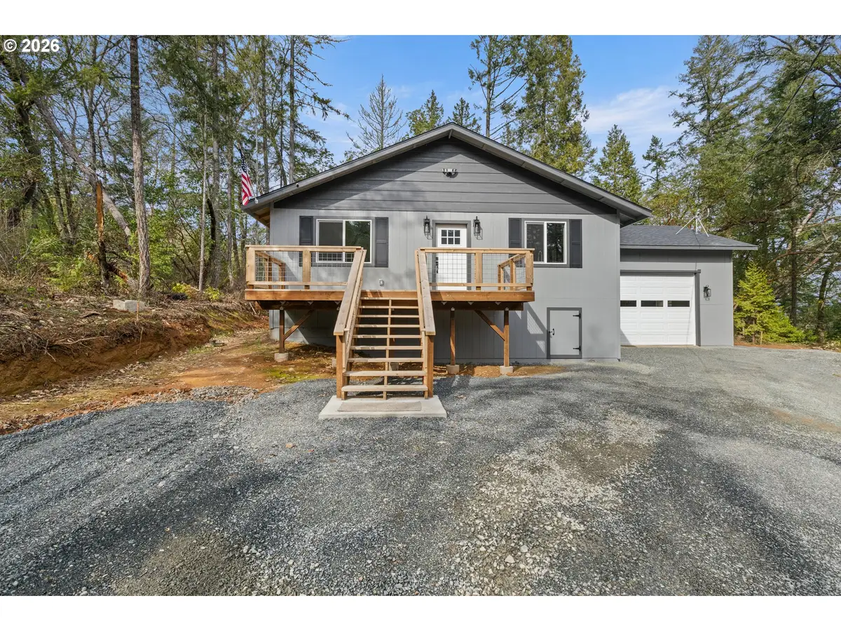 536 Annis St, Canyonville, OR 97417 - #1