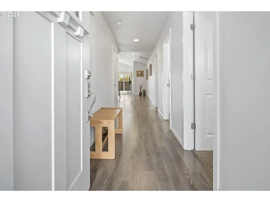 1871 SE Academy St, Dallas, OR 97338 - Image #2