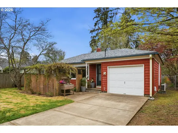 5823 SE Insley St, Portland, OR 97206